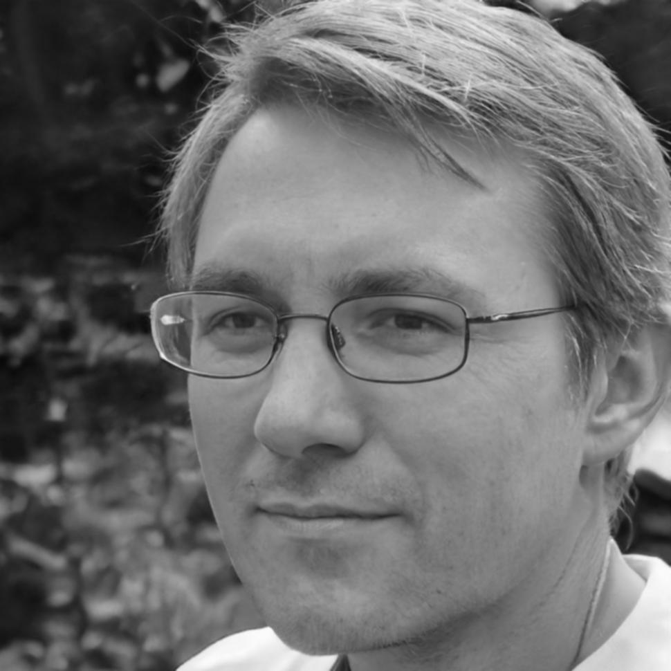 Dr. Michael Hoffmann, Senior Finanzanalyst